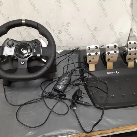 LOGITECH DRIVING FORCE RACING WHEEL