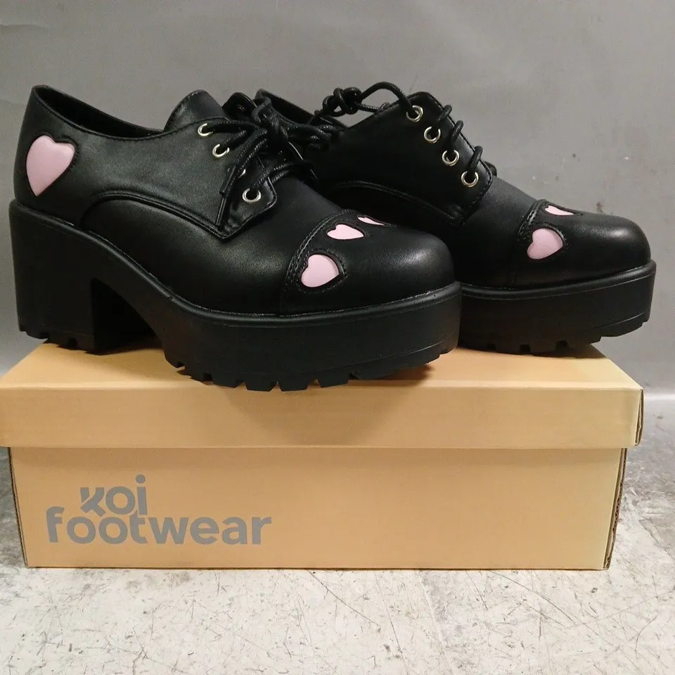 BOXED PAIR OF KOI TENNIN HEART SHOES IN BLACK W. PINK HEARTS SIZE UK 5