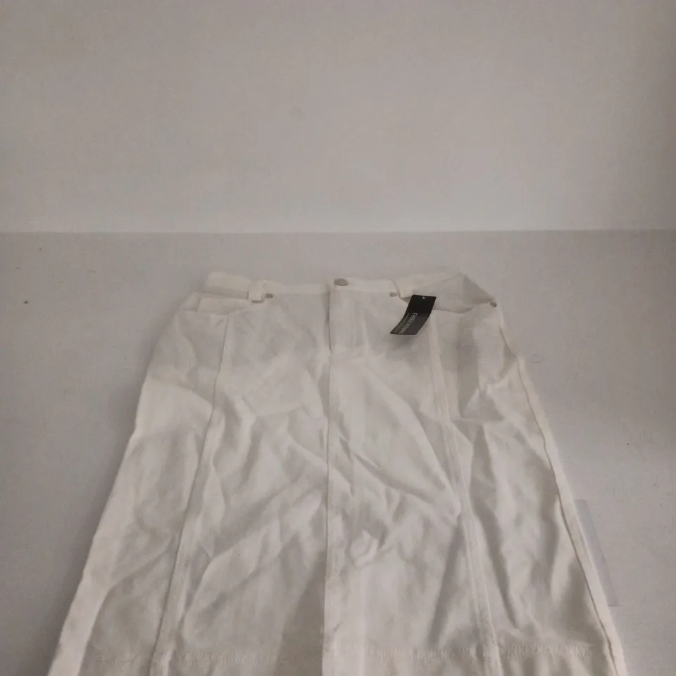 FABER WOMAN WHITE SKIRT SIZE EU 36 (UK 8 APPROX) TAGGED