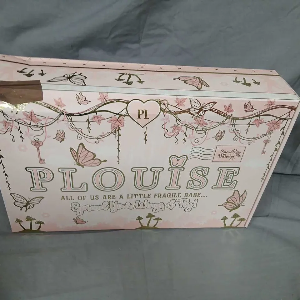 PLOUISE ALL OF US ARE A LITTLE FRAGILE BABE SPREAD YOUR WINGS AND FLY SEALED GIFT SET