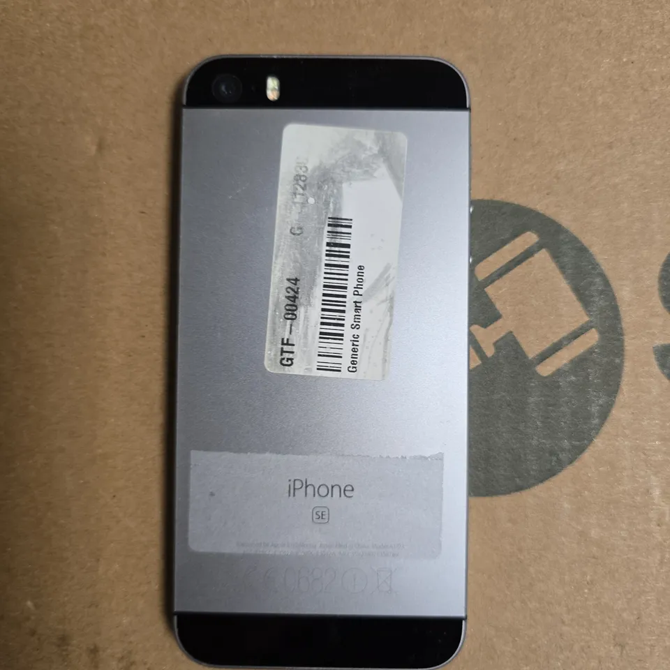 APPLE IPHONE SE SMARTPHONE 