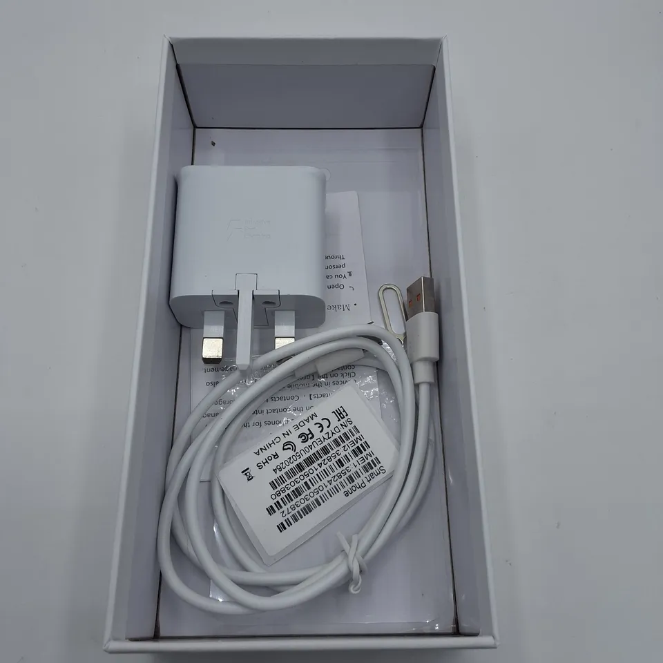 BOXED GENERIC ANDROID SMART PHONE IN GOLD