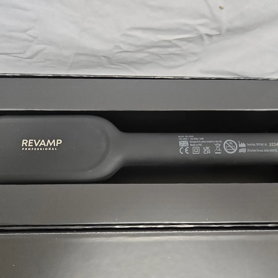 REVAMP PROFESSIONAL DEEPFORM CERAMIC BRUSH – BOXED