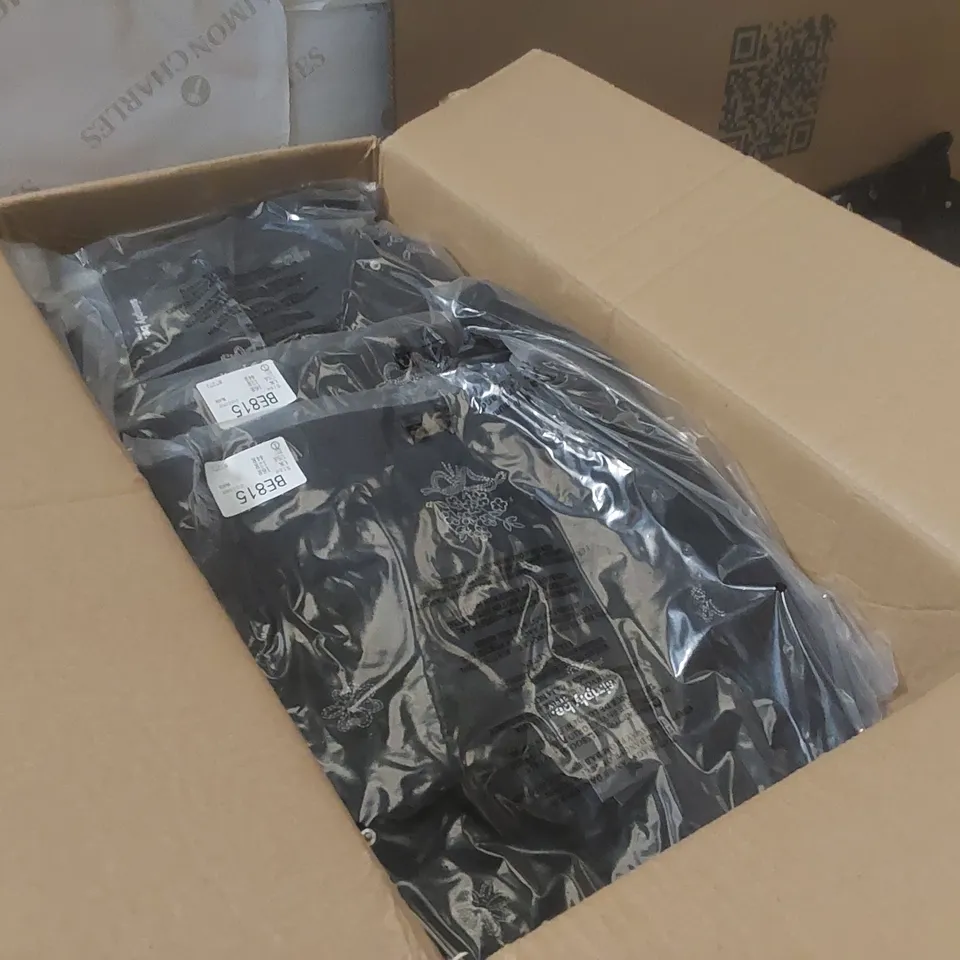 BOX CONTAINING APPROXIMATELY 16x BRAND NEW SIMPLY BE BLACK EMBROIDERED BARREL JEANS - SIZE 16R