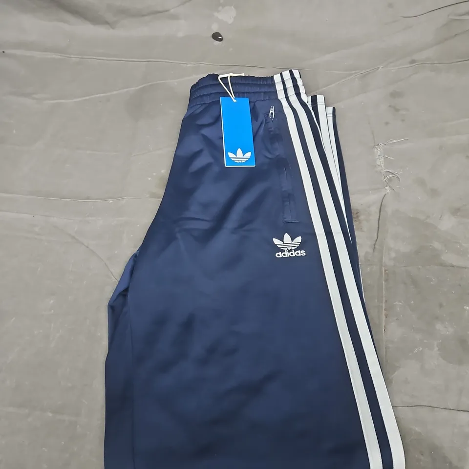 ADIDAS TRACKSUIT BOTTOMS – SIZE XS