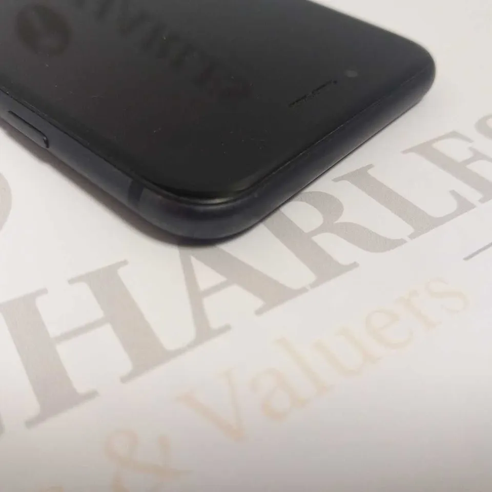 APPLE IPHONE 8 IN BLACK - LOCKED TO ICLOUD