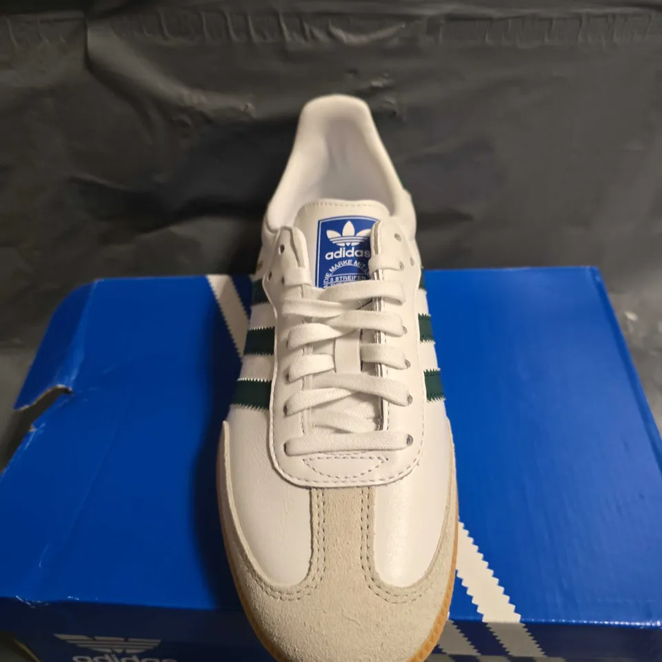BOXED PAIR OF KIDS ADIDAS SAMBA OG TRAINERS - UK SIZE 5