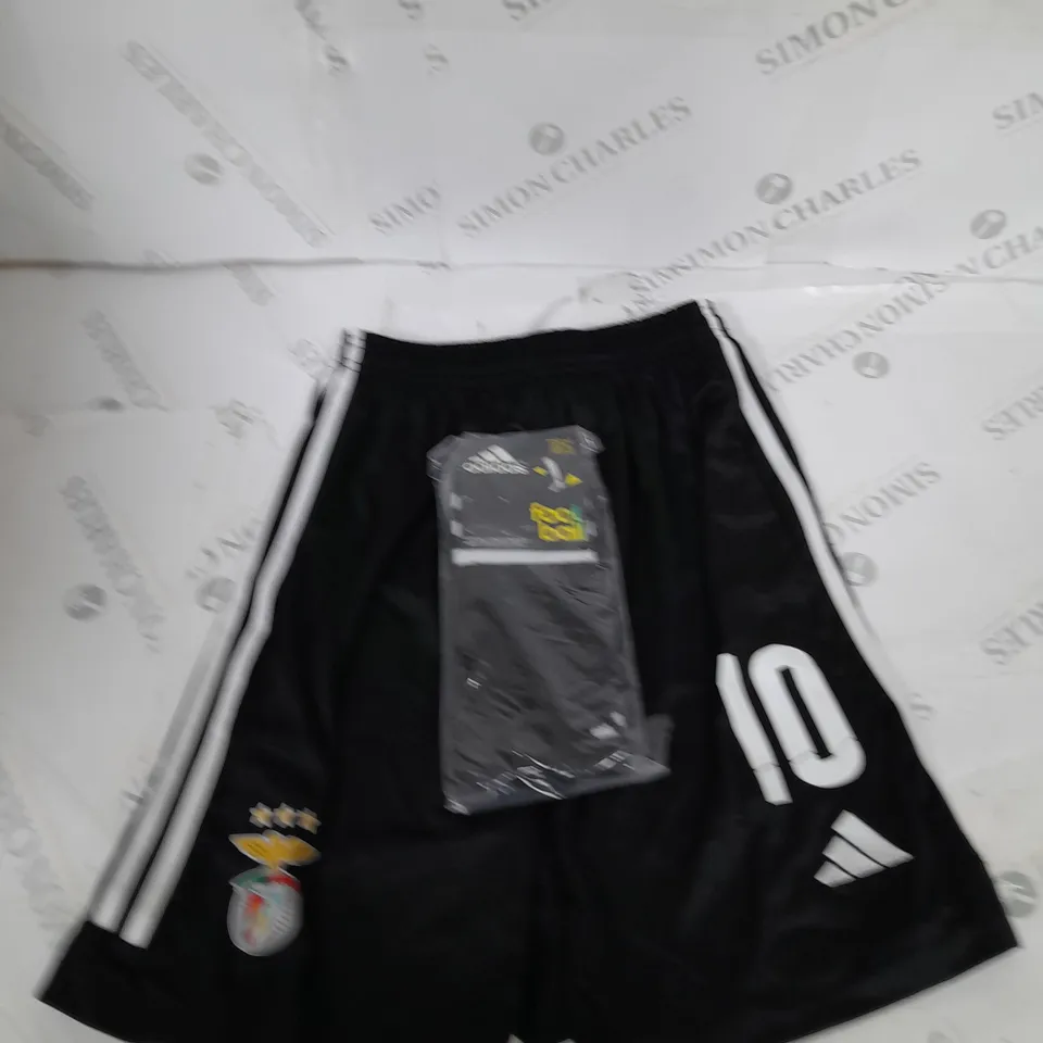 BENFICA FC FULL AWAY KIT WITH BYRNE 10 SIZE S