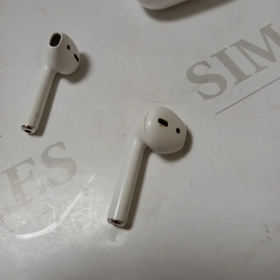 APPLE AIRPODS 2 