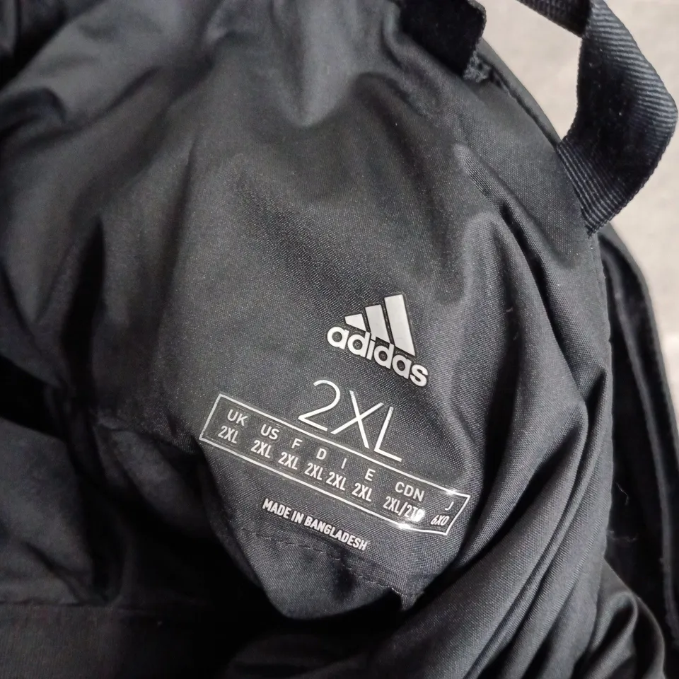 ADIDAS BLACK HOODED PUFFER JACKET – SIZE 2XL