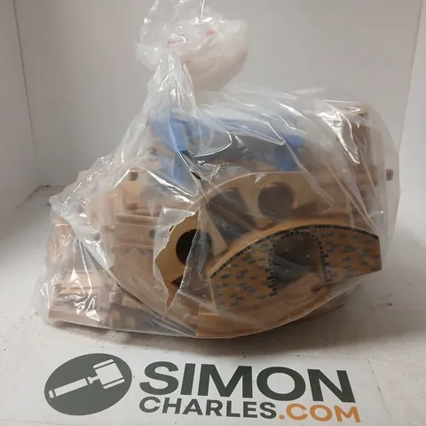 BAG CONTAINING WOODEN TOY TRAIN TRACK 
