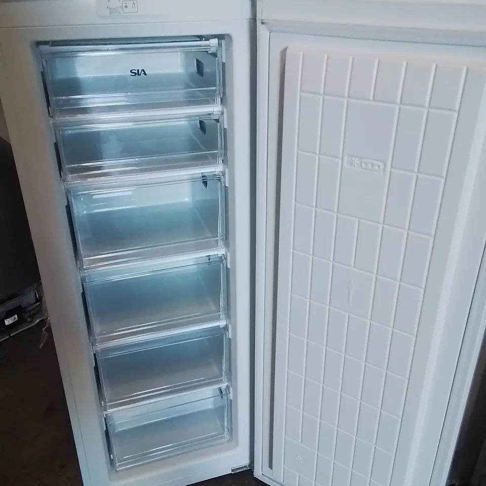 160L FREESTANDING UPRIGHT SINGLE DOOR FREEZER SIA SFZ144W -WHITE-