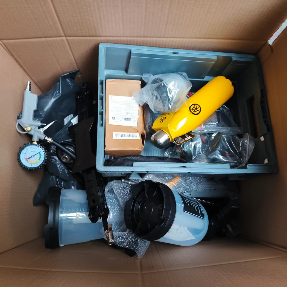 BOX OF APPROXIMATELY 20 ASSORTED CAR PARTS 