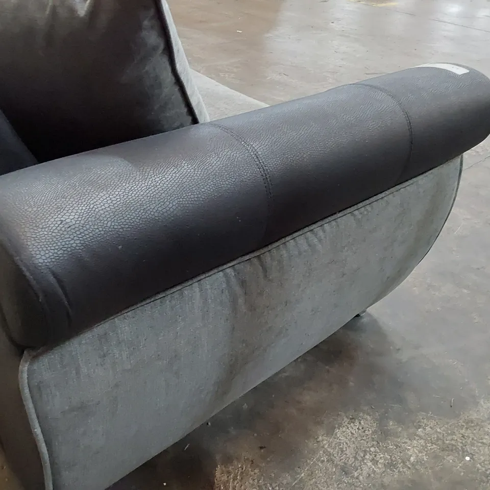 DESIGNER THREE SEATER SOFA WITH SCATTER CUSHIONS BLACK FAUX LEATHER & GREY FABRIC 