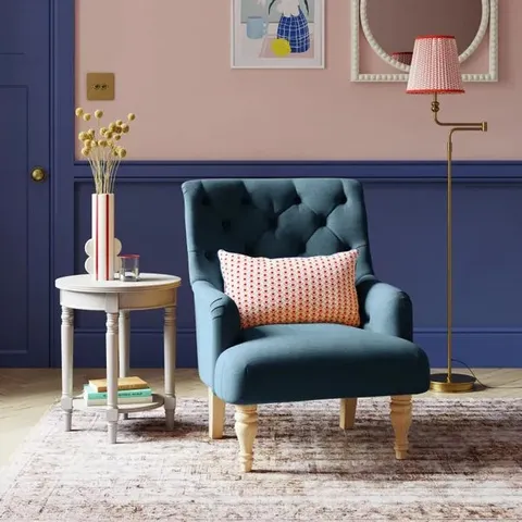 BOXED ARIANNA BUTTON BACK ACCENT CHAIR - NAVY (1 BOX)