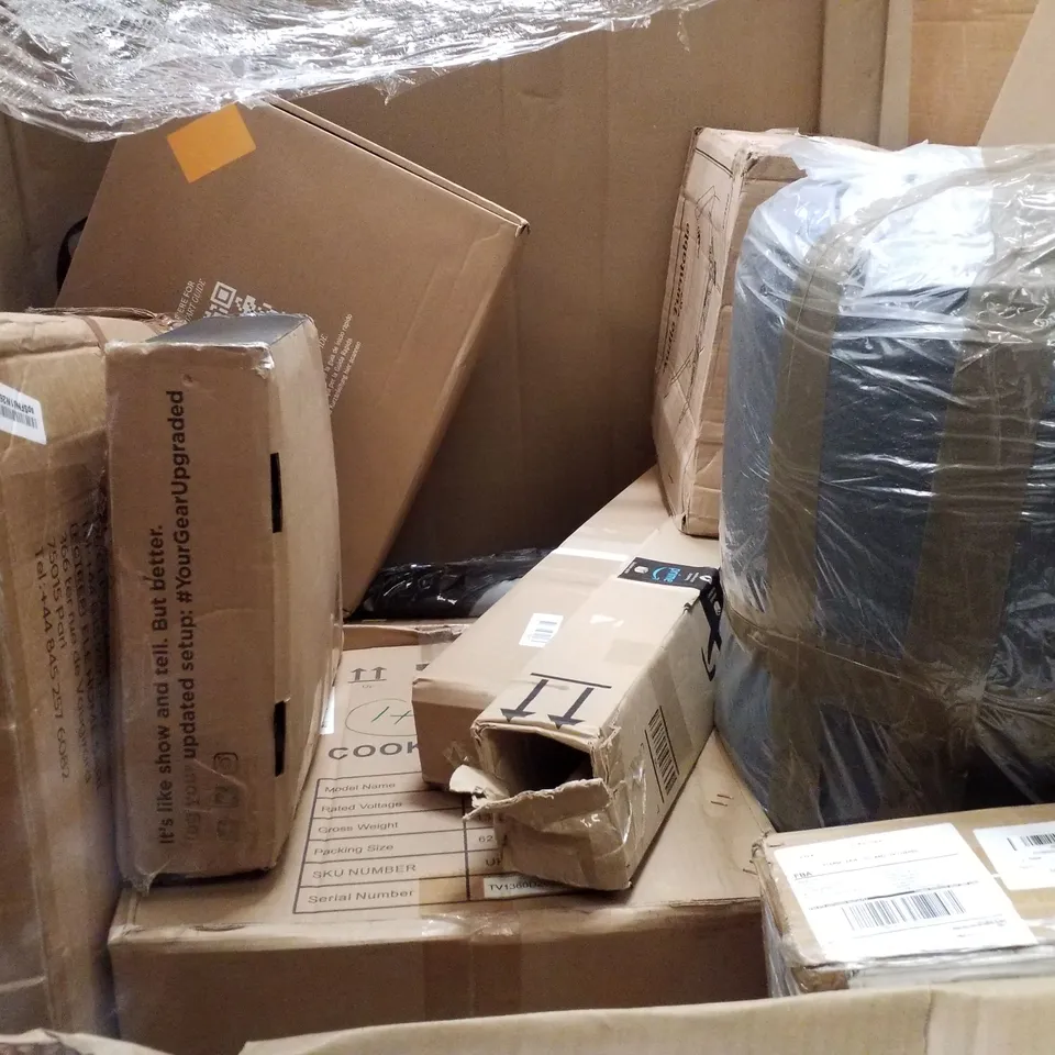 PALLET CONTAINING ASSORTED PRODUCTS INCLUDING AUDIO TURNTABLE, SATELLITE SPEAKER STANDS, AIR FRYER & BATHROOM MIRROR