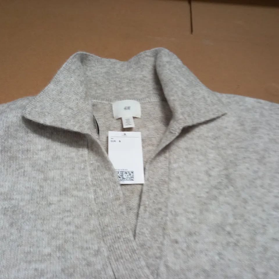 H&M V-NECK COLLARED JUMPER IN NATURAL - EUR S