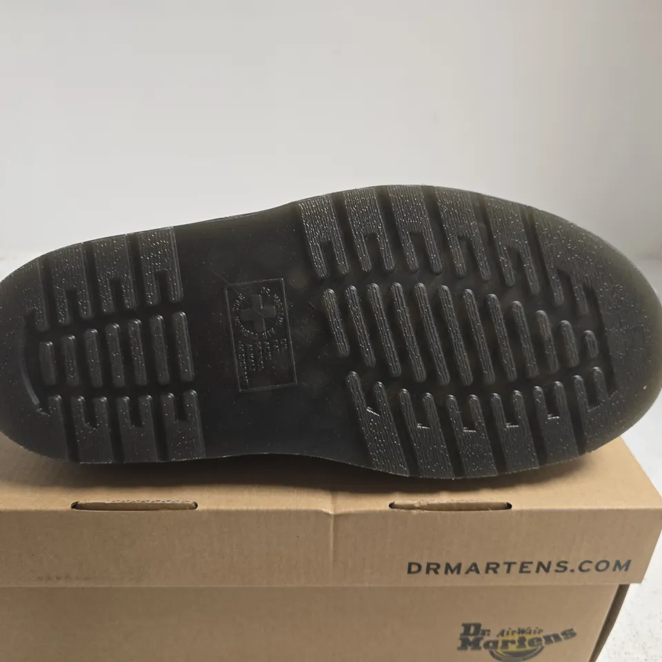 BOXED PAIRO OF DR. MARTENS QUAD SHORE OPEN-TOE SANDALS – BLACK LEATHER, UK 6