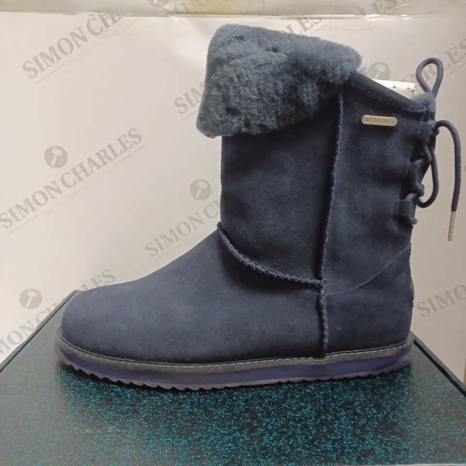 BOXED EMU BIRDWOOD WATERPROOF SHEEPSKIN BOOTS - SIZE 8