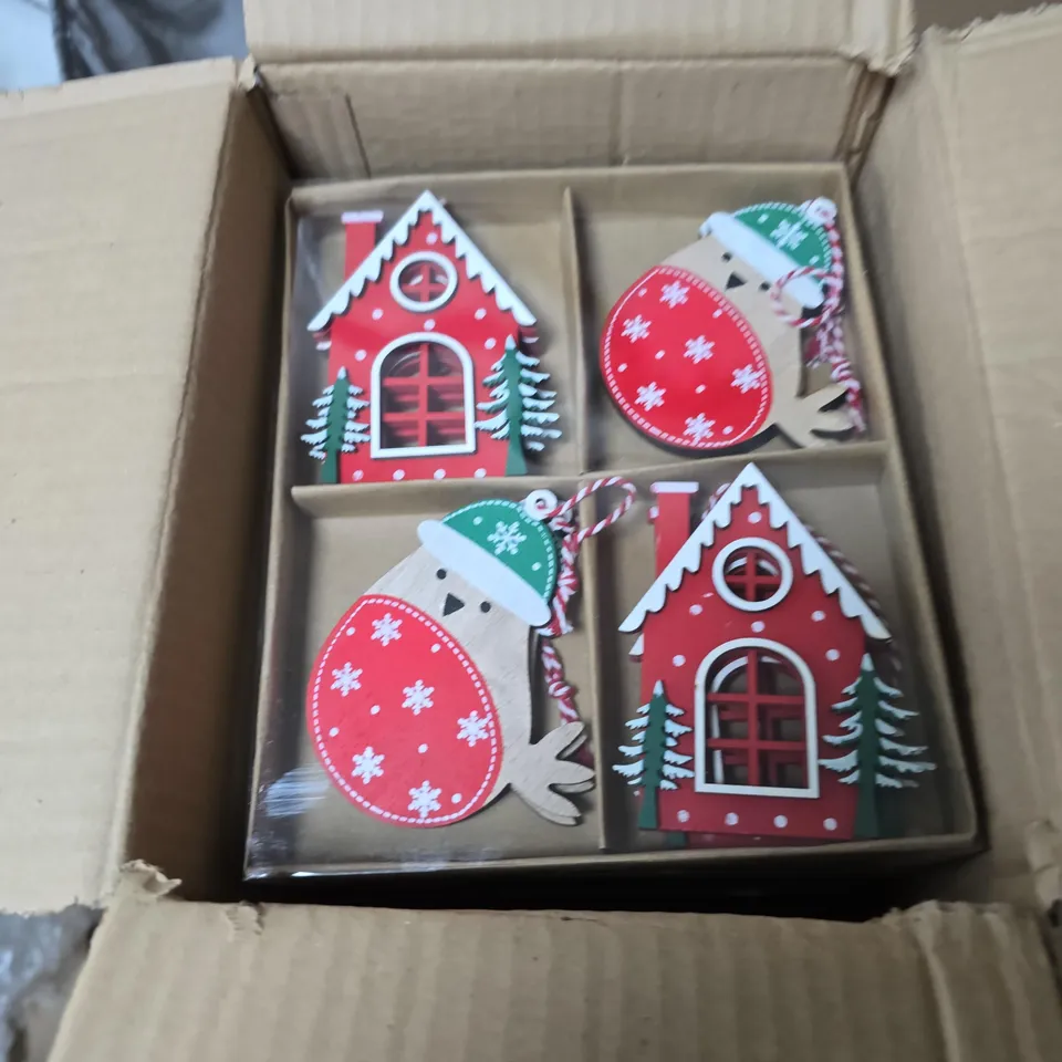 BOX OF GISELA GRAHAM SMALL CHRISTMAS DECORATIONS 