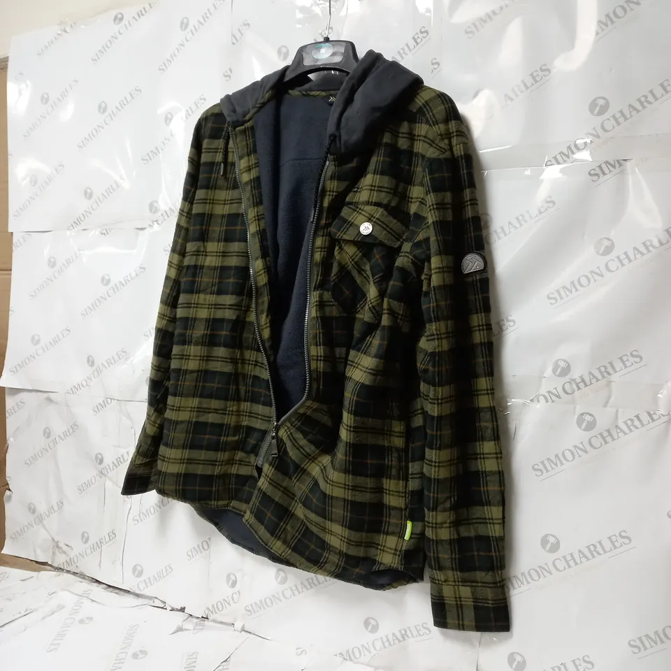 BOX OF 10 REGATTA COATS IN BLUE, BLACK AND GREEN