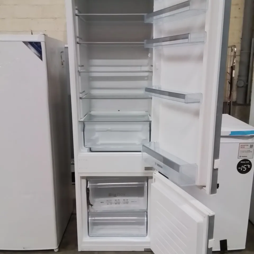 BOSCH FRIDGE FREEZER 