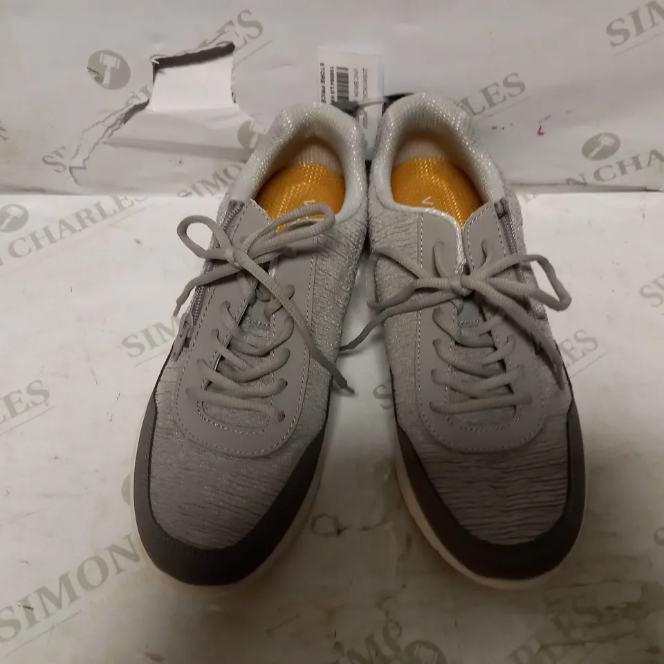 VIONIC BRISK JETTA TRAINER LIGHT GREY - UK 9