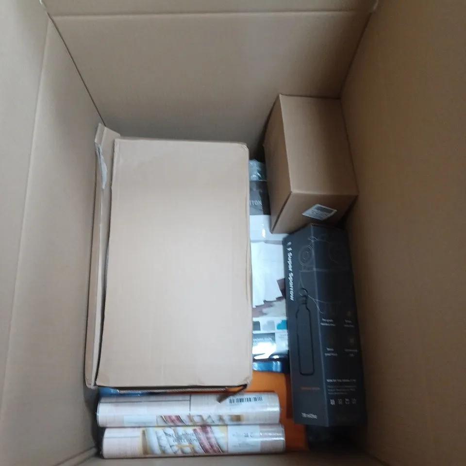 APPROXIMATELY 15 HOUSEHOLD ITEMS TO INCLUDE PET SUPPLIES, LIGHTING AND SELF ADHESIVE WALLPAPER