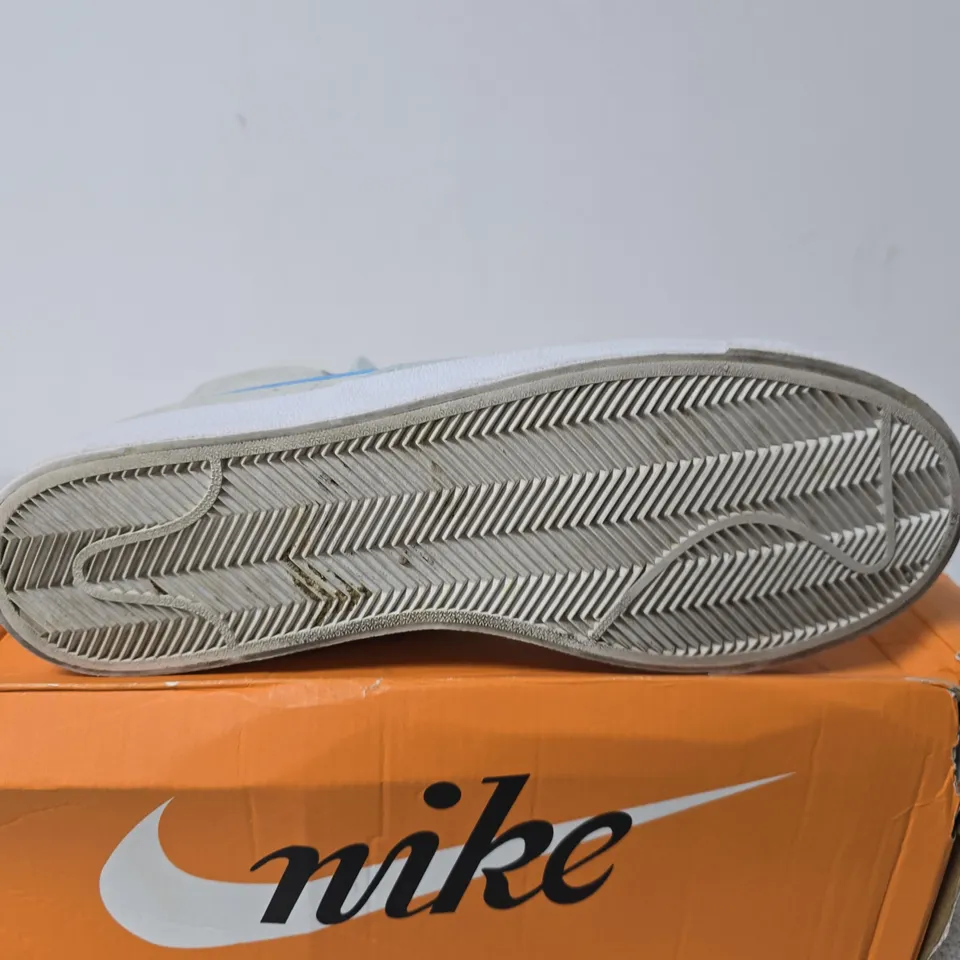 BOXED PAIR OF NIKE BLAZER MID '77 TRAINERS – UK9, GREY/WHITE WITH BLUE SWOOSH