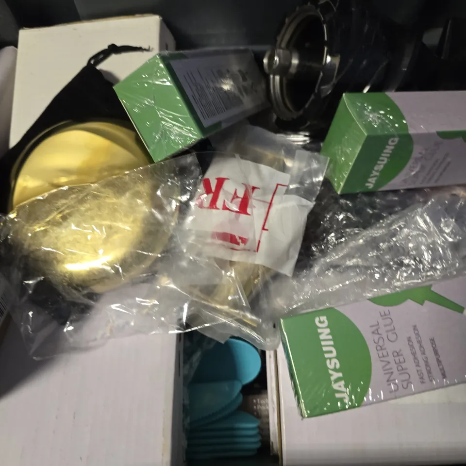 APPROXIMATELY 12 ASSORTED ITEMS TO INCLUDE - PLASTIC FORKS & SPOONS , 20 STRONG ALL PURPOSE BAGS , JAYSUING UNIVERSAL SUPER GLUE ETC