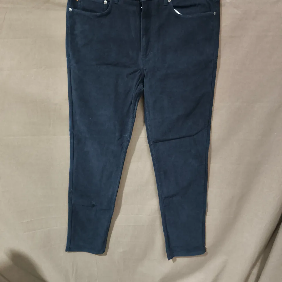 SPOKE NAVY JEANS 2 PAIRS SIZE 32R