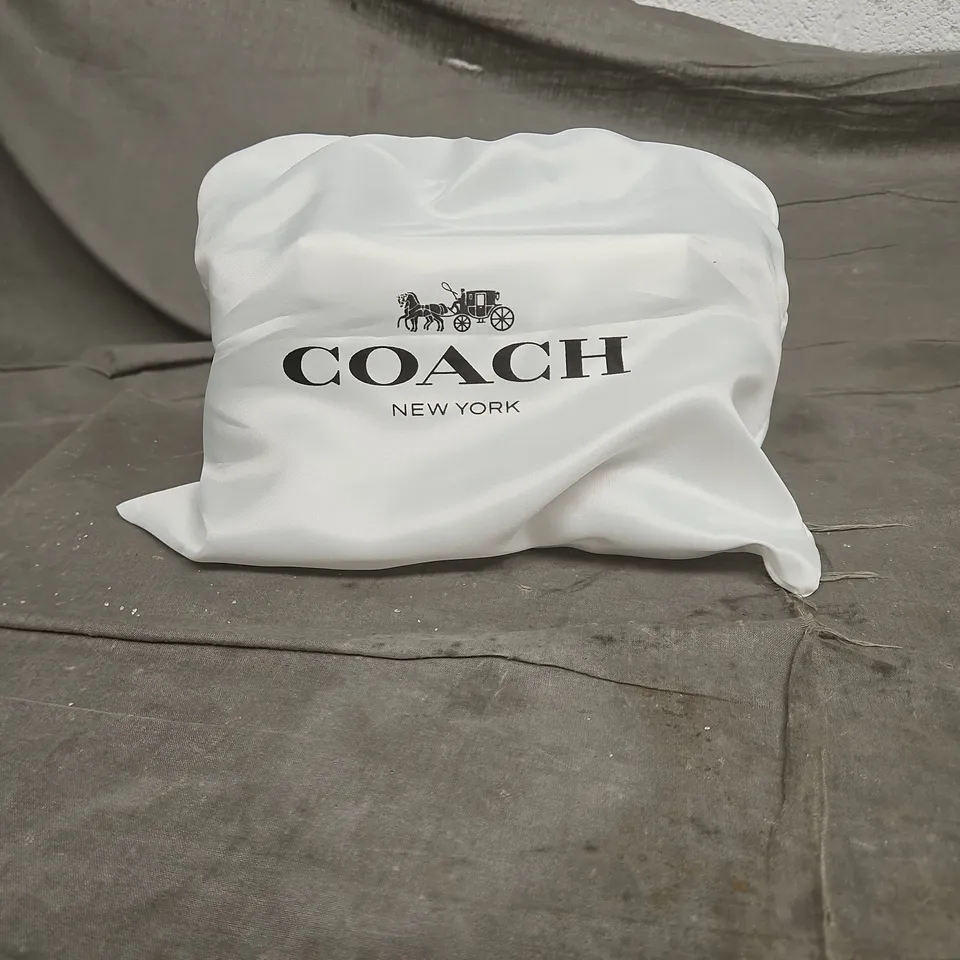 COACH BROWN PEBBLED LEATHER WALLET/CLUTCH WITH GOLD-TONE CLASP