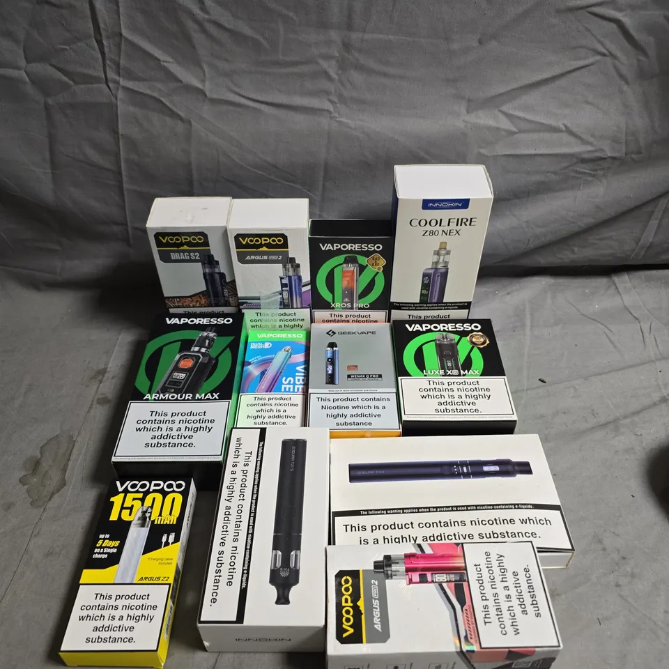 LOT OF APPROXIMATELY 10 ASSORTED E-CIGS AND PARTS TO INCLUDE VOOPOO, VAPORESSO AND GEEK VAPE 