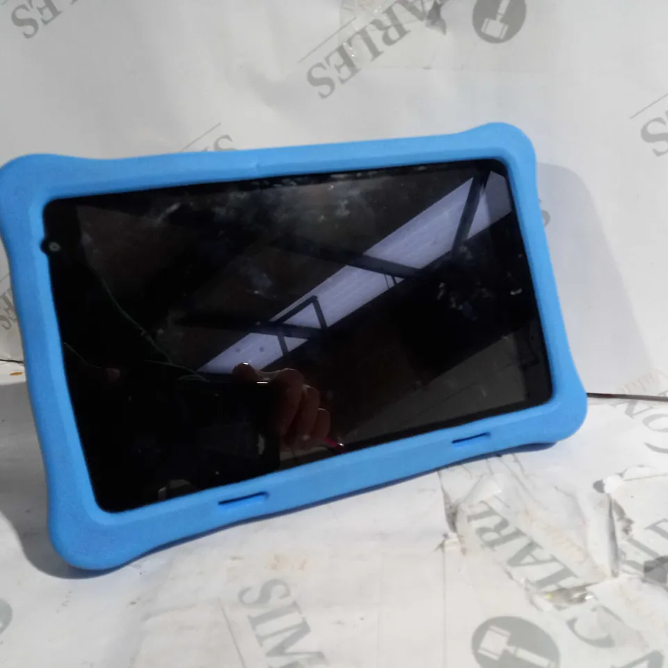 UNBRANDED TABLET IN PROTECTIVE CASE