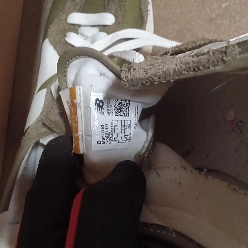 NEW BALANCE SNEAKERS – OLIVE/WHITE UK7