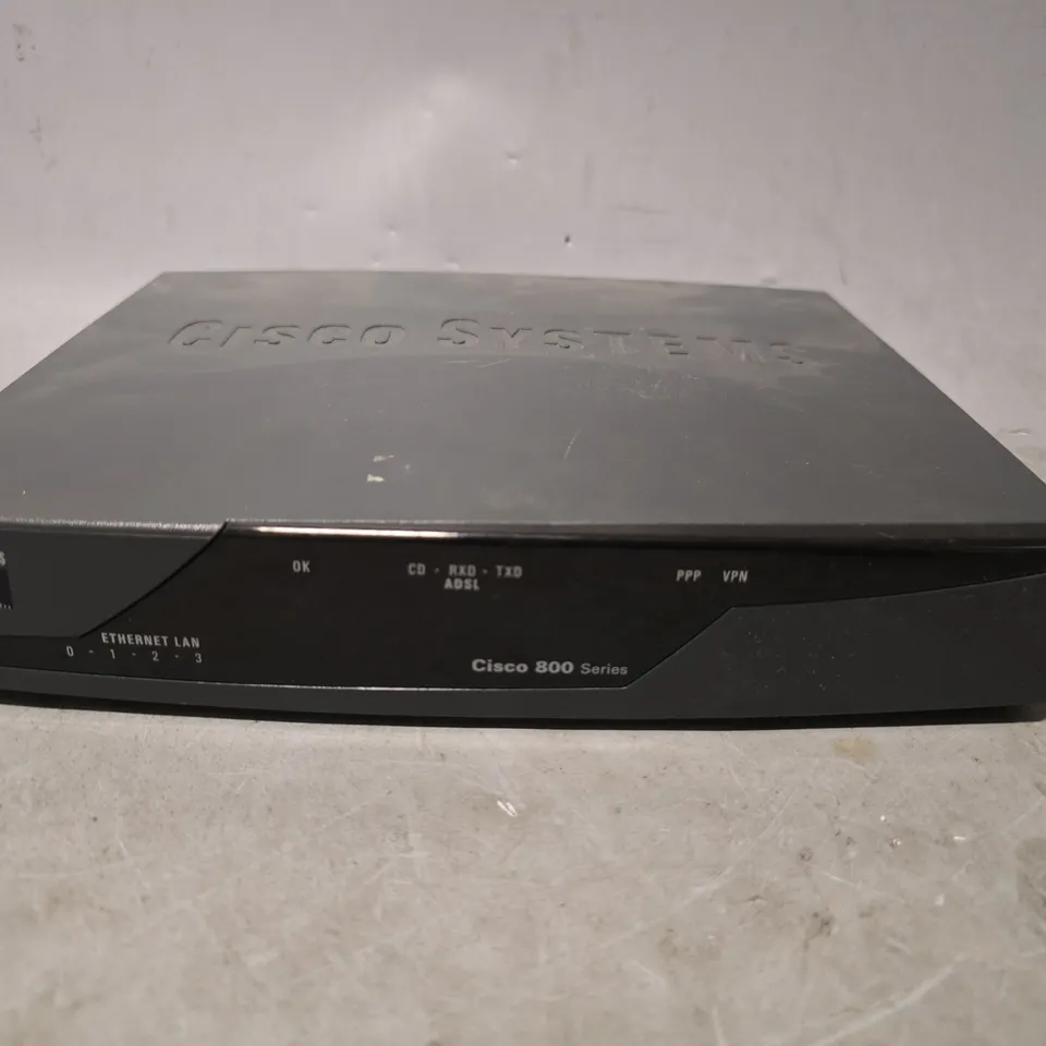 CISCO 850 SERIES ROUTER 