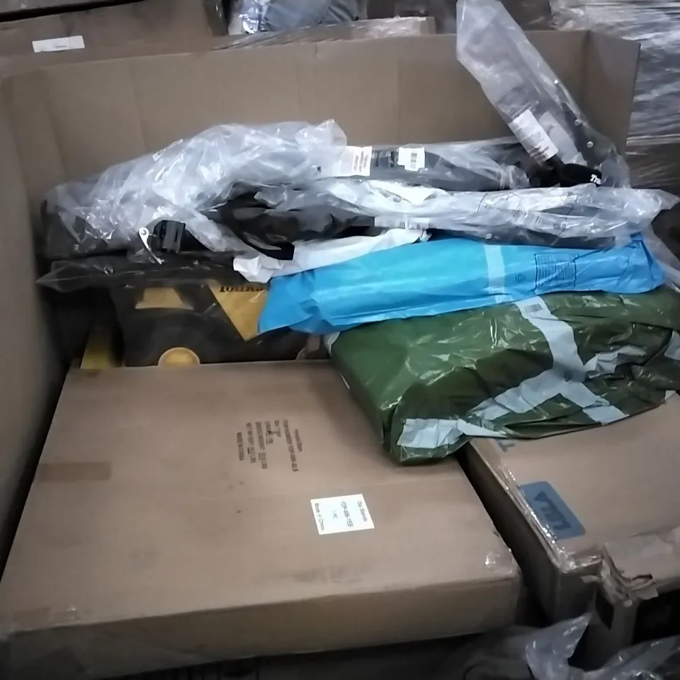 PALLET OF ASSORTED ITEMS INCLUDING REEHU MAT, OVERMONT OAR, DIP STAND, TONKA TOY TRUCK, BEENAX, LAG SHOT 7 IRON