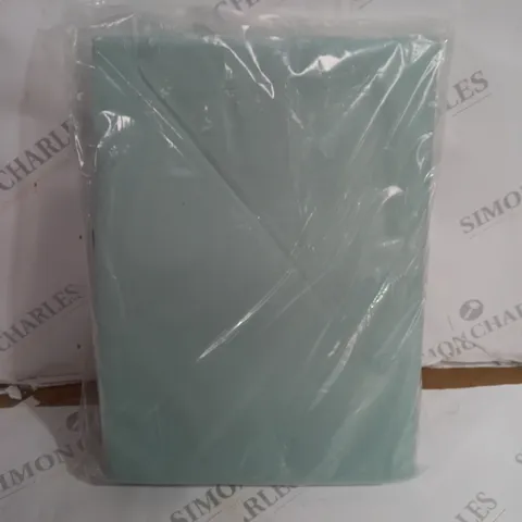 TEAL BED SET SIZE UNKNOWN