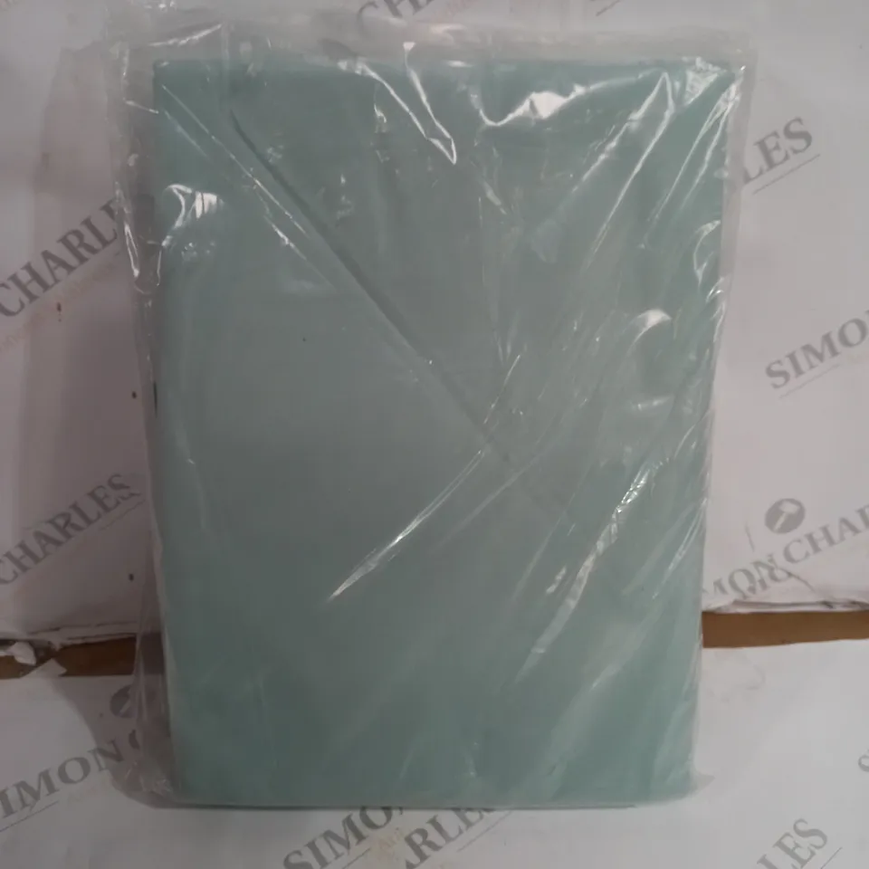 TEAL BED SET SIZE UNKNOWN