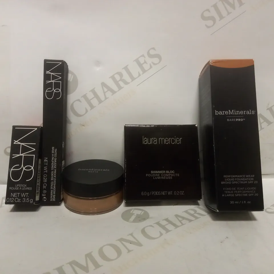 BOX OF APPROX 30 HEALTH AND BEAUTY ITEMS TO INCLUDE -NARS LIPSTICK RAW SEDUCTION - BARE MINERALS MATTE MEDIUM DARK 23 - LAURA MERCIER SHIMMER BLOC IN PINK MOSAIC ECT