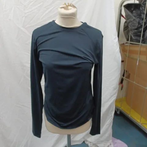 H&M SLIM FIT LONG SLEEVE TOP SIZE S
