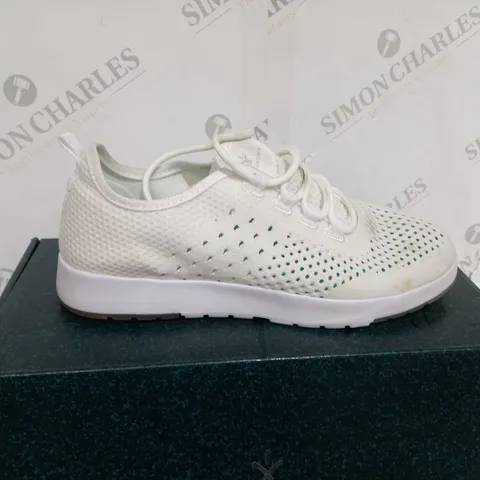 EMU MIKI MACHINE WASHABLE TRAINER - SIZE 7