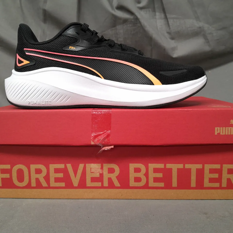 BOXED PAIR OF PUMA SKYROCKET LITE SHOES IN BLACK /SUN STREAM UK SIZE 6