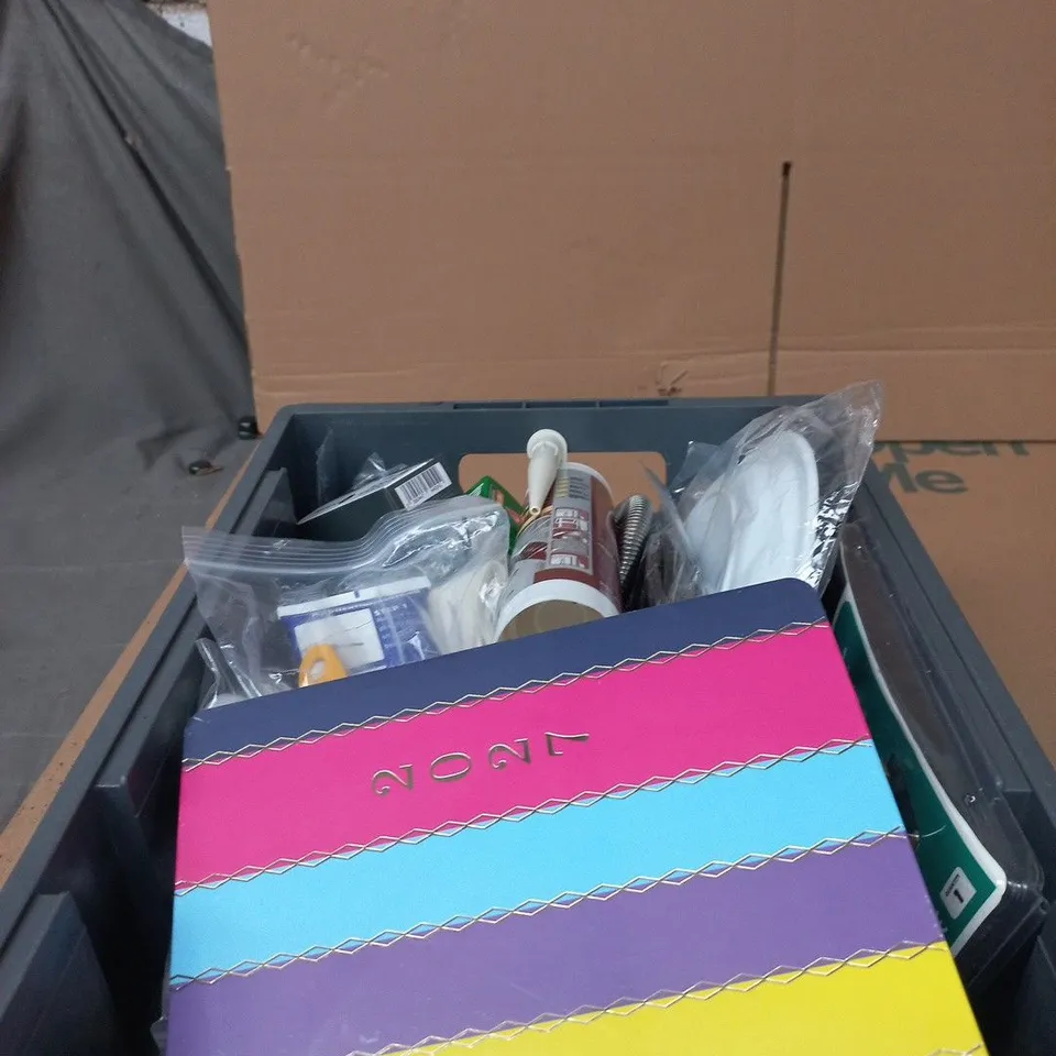 TOTE OF APPROXIMATELY 15 ASSORTED ITEMS TO INCLUDE 2027 DIARY, SEALANT, SAFETY RCD ADAPTER ETC