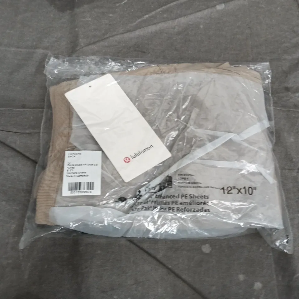 BAGGED LULULEMON DANCE STUDIO HR SHORT 3.5IN INSEAM, LINED – WOMEN'S SHORTS, UK 12