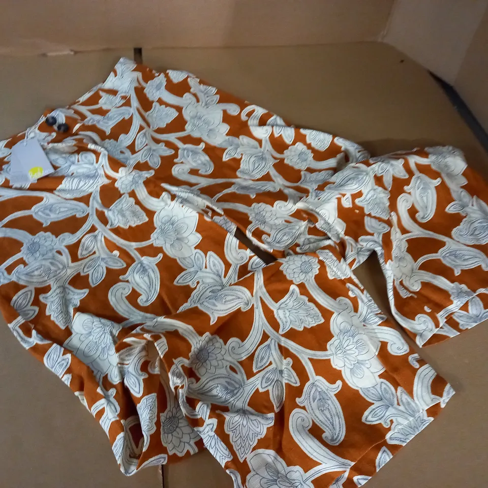 BODEN FLORAL PATTERENED TROUSERS - UK 16 R