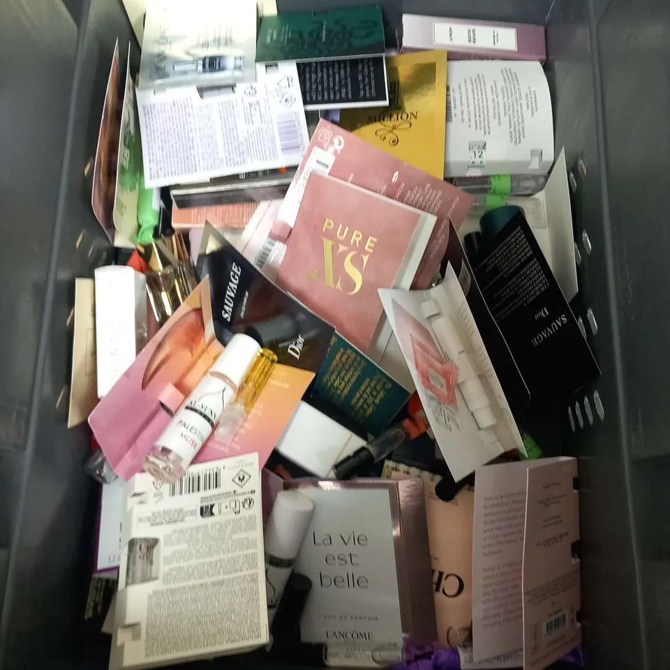 LARGE QUANTITY OF ASSORTED TESTER AND SAMPLE FRAGRANCES