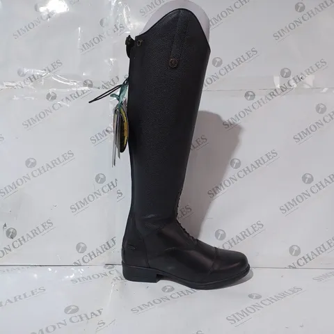 BOXED PAIR OF MORETTA GIANNA BOOTS IN BLACK UK SIZE 6