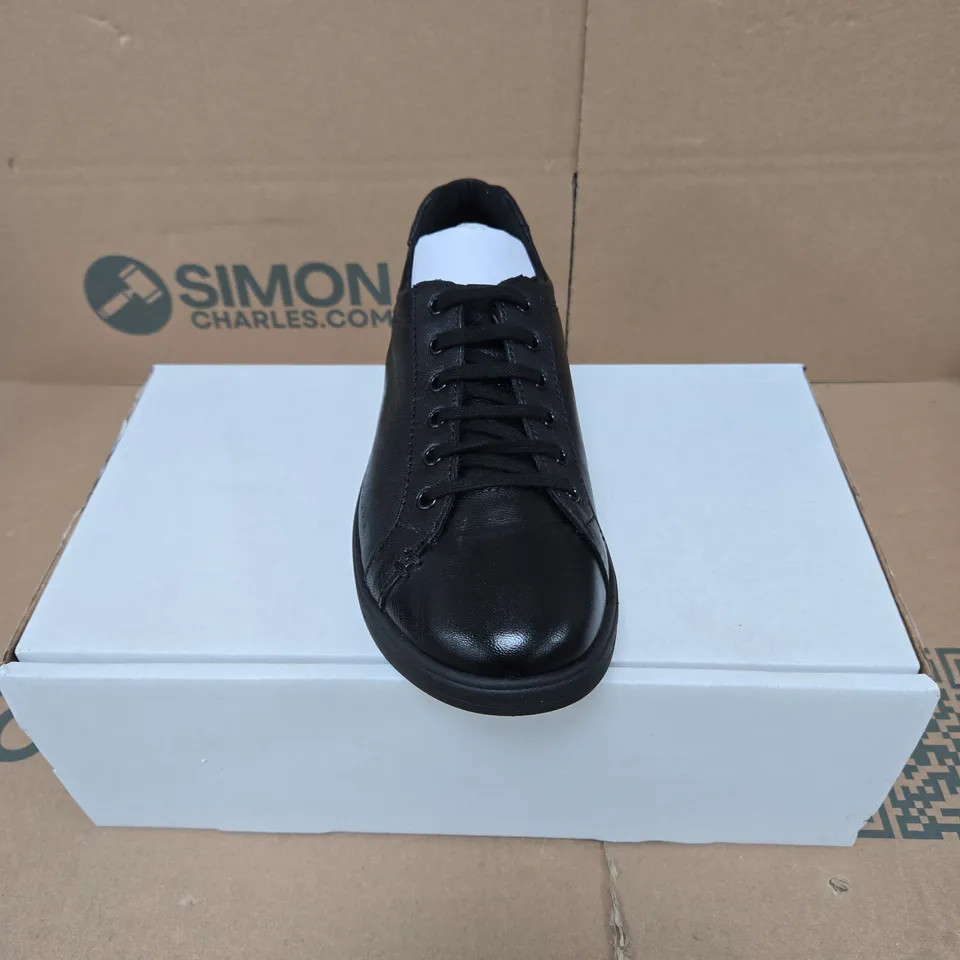 BOXED PAIR OF STRIVE DAKOTA SHOES IN ALL BLACK SIZE UK 5