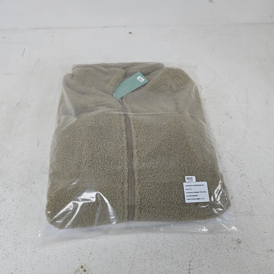 BOX OF APPROXIMATELY 25 CLOTHING ITEMS TO INCLUDE: LA MAREY GREEN PLUSH JACKET